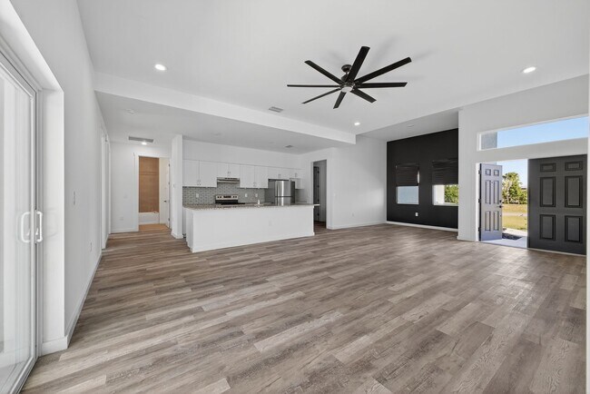 Building Photo - FIRST MONTH FREE!!! 4/2 In NW Cape