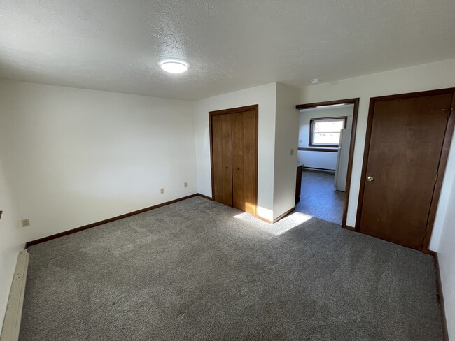 Building Photo - 327 Centreville Pike