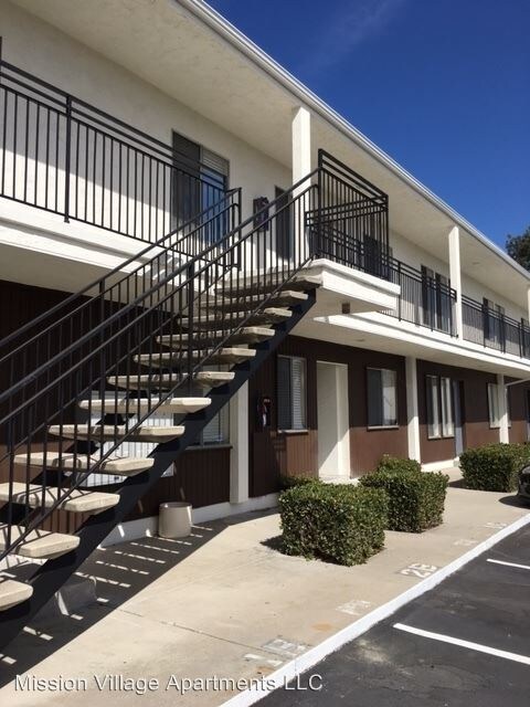 Foto principal - 2669 Mission Village Dr