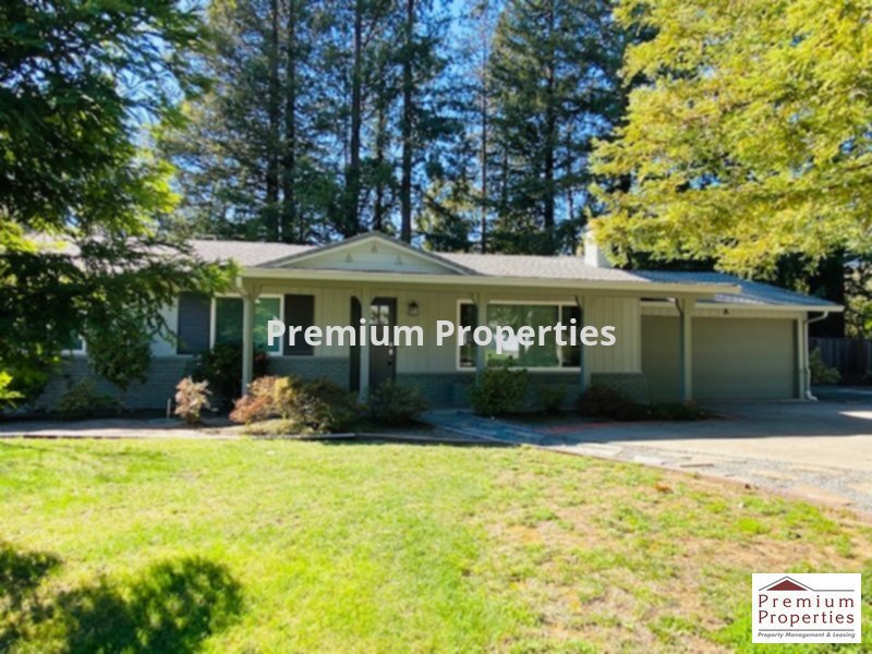 Primary Photo - 180 Ivy Dr