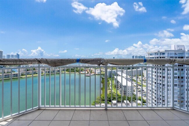 Foto del edificio - 18081 Biscayne Blvd