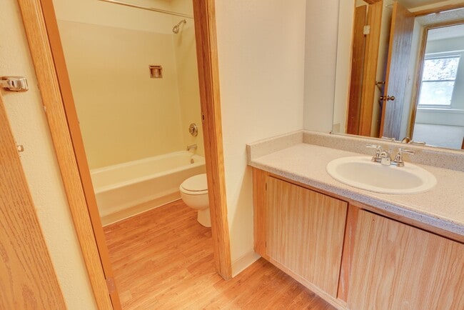 Interior Photo - Americana Lakewood Apartments