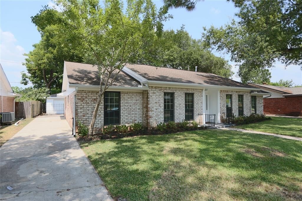 Primary Photo - 5530 Bankside Dr