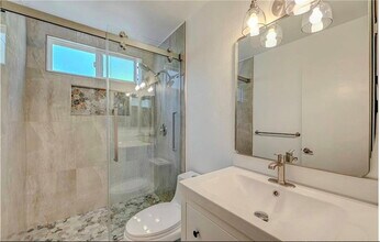 Building Photo - 5411 Glenstone Dr