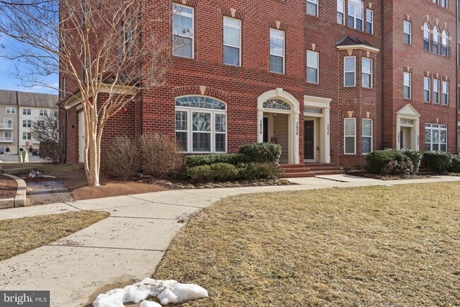 Building Photo - 3624 SPRING Ln