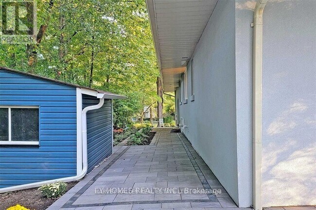 Building Photo - 59 Hemingway Crescent
