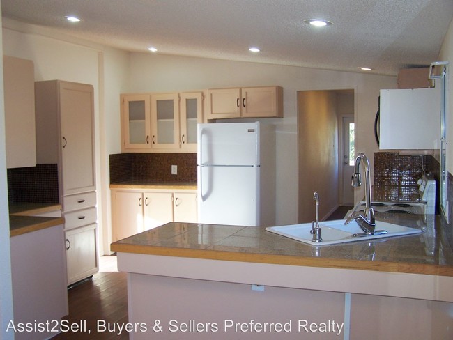 Building Photo - 630 Laborcita Canyon Rd