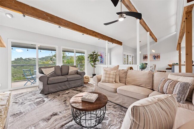 Foto del edificio - 2711 Trail Of Madrones