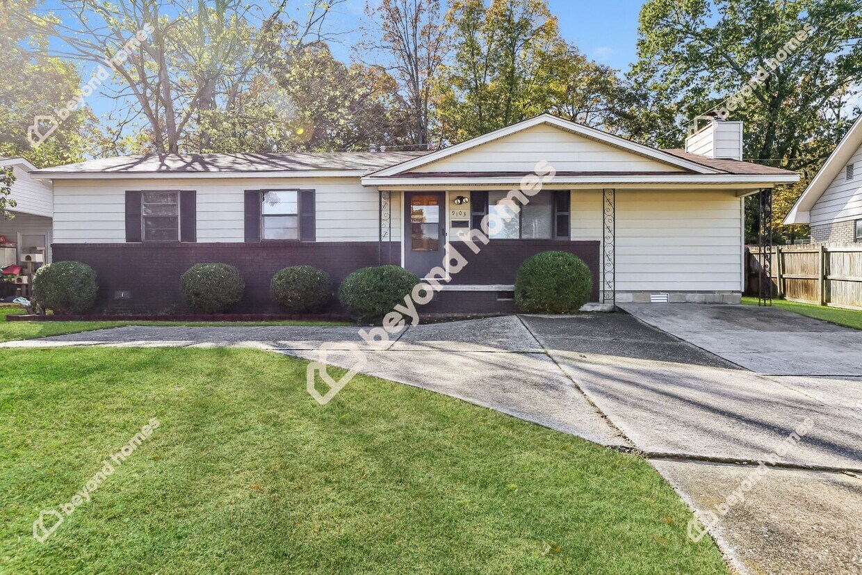 Primary Photo - Beautifully renovated 3 bedroom / 1.5 bath...