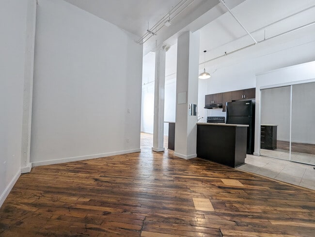 Building Photo - Huge 1-plus-den at Tiger Lofts