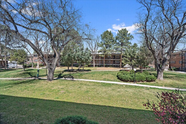 Building Photo - 6800 E Tennessee Ave