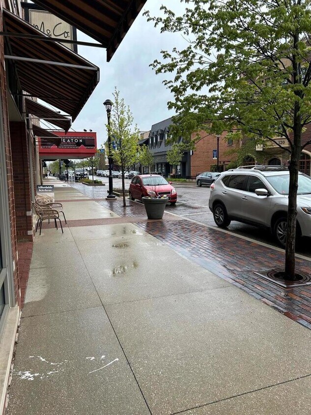 Foto principal - 131 N Hale St