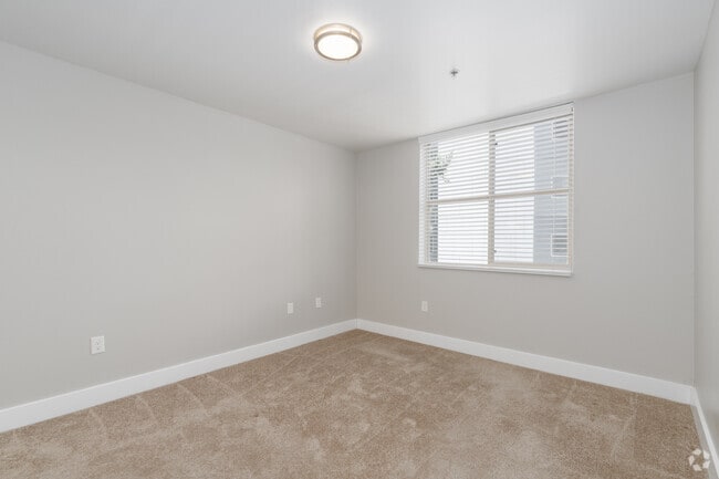 2BR, 2BA - 1,072SF - Primary Bedroom - 5819 Glisan