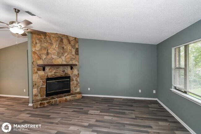 Building Photo - 8243 Pear Rd, Jacksonville, FL 32210