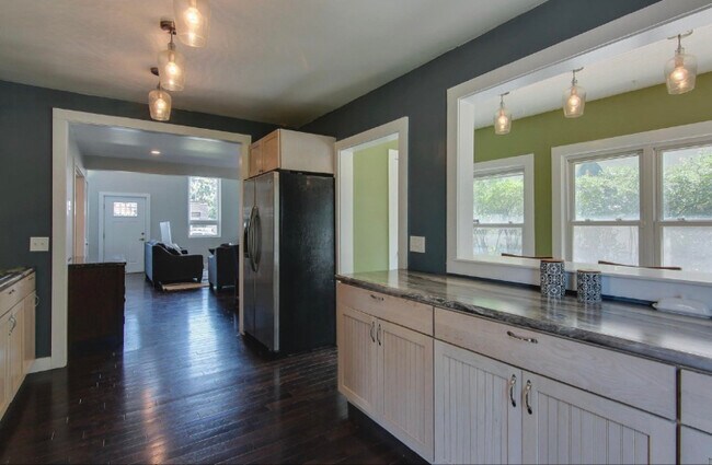 Foto del edificio - 2208 5th St NE