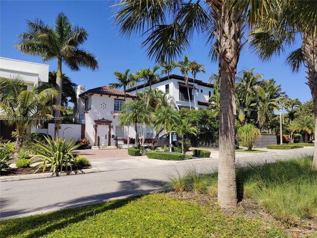 Foto del edificio - 1823 S Bayshore Ln