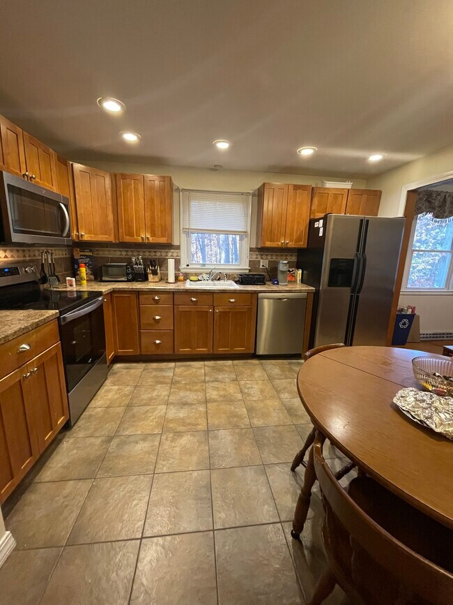 Large Eat in Kitchen - 27 Forest Ct N