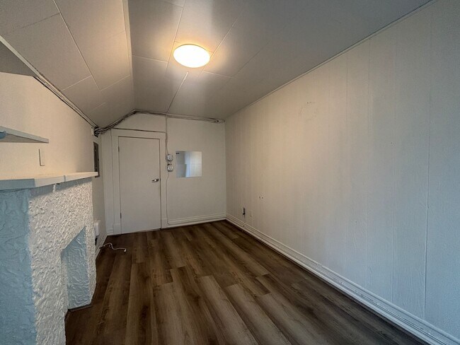 Photo du bâtiment - 1808 4th Av W