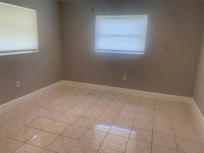 Foto del edificio - 2761 NW 69th Ave