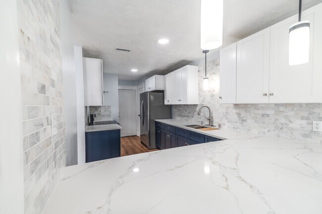 Foto del edificio - 3939 Knollcrest Dr