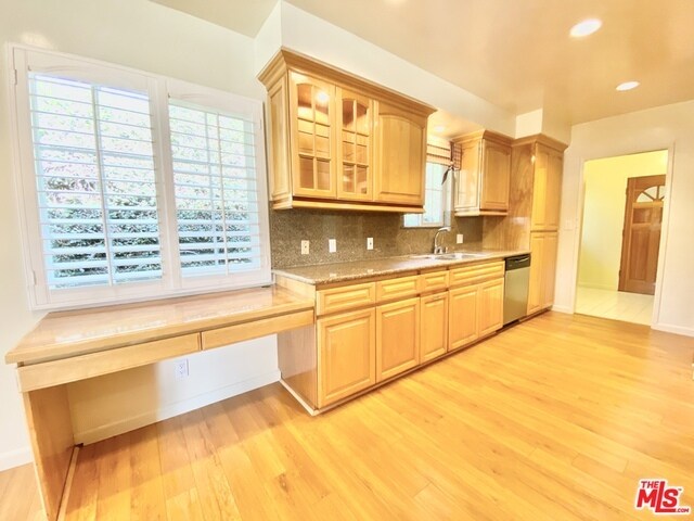 Building Photo - 3211 S Bentley Ave