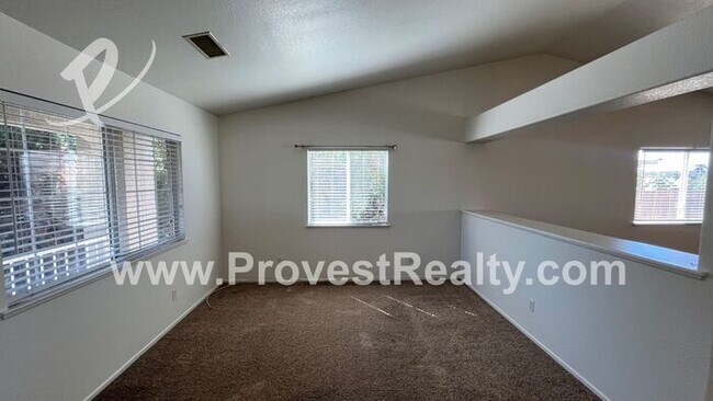 Foto del edificio - 3 Bed, 2 Bath Home in Victorville!!!