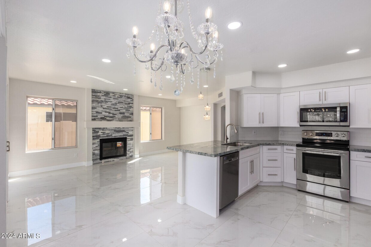 Foto principal - 9611 S 50th St
