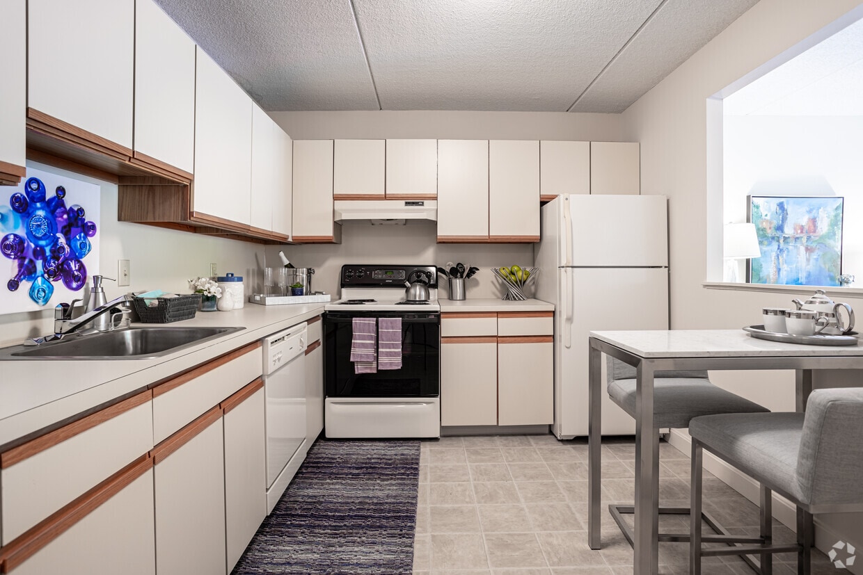 Shrewsbury Commons - 51 Commons Dr Shrewsbury, MA 01545 | Apartments.com