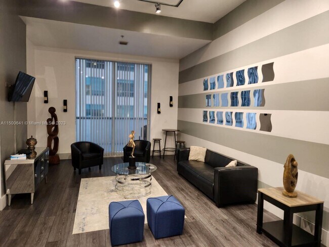 Foto del edificio - 1200 Brickell Bay Dr