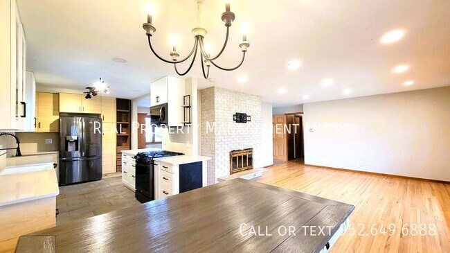 Building Photo - Modern Elegance in River Hills: Luxurious ...