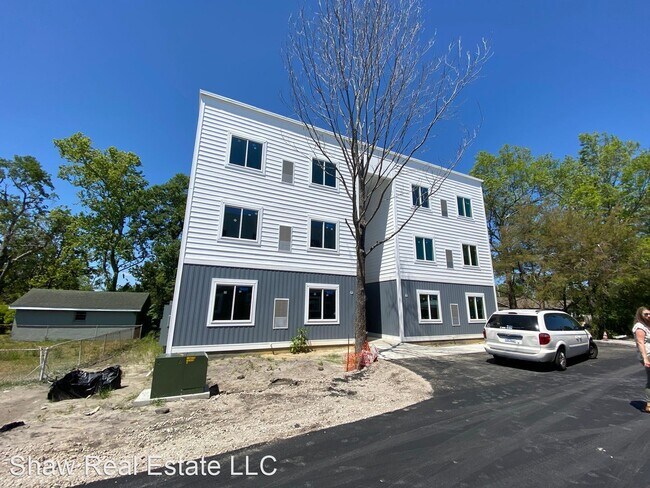 Building Photo - 510 S 17th St