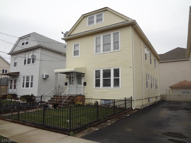 Primary Photo - 24 Onyx Ct