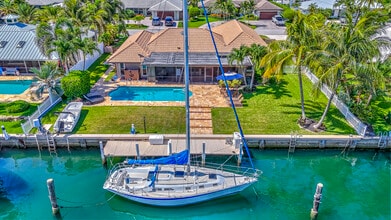 Building Photo - 1090 Fairview Ln