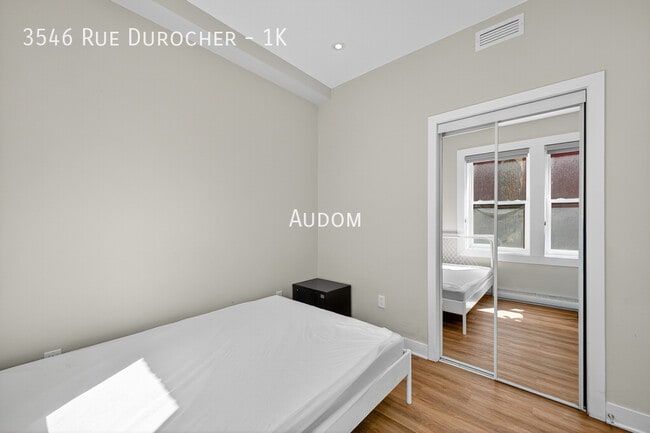 Building Photo - 3546 Rue Durocher