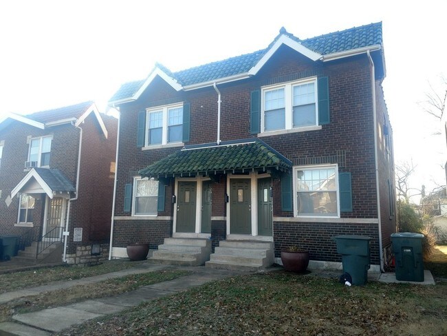 Building Photo - 5010 Chippewa St