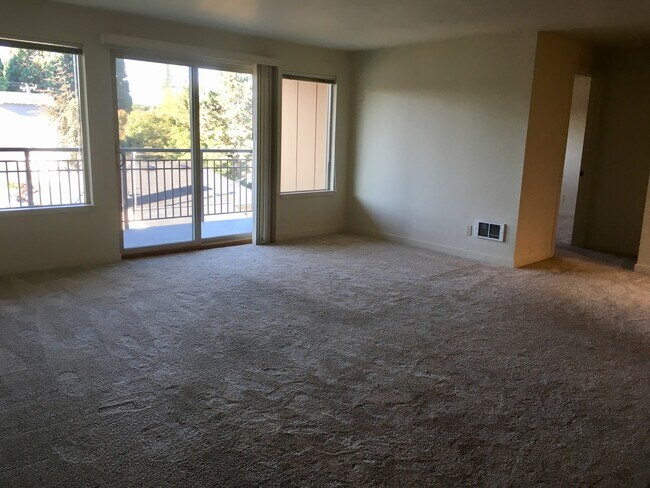 Foto del edificio - Steps from Greenlake..... Come home to thi...