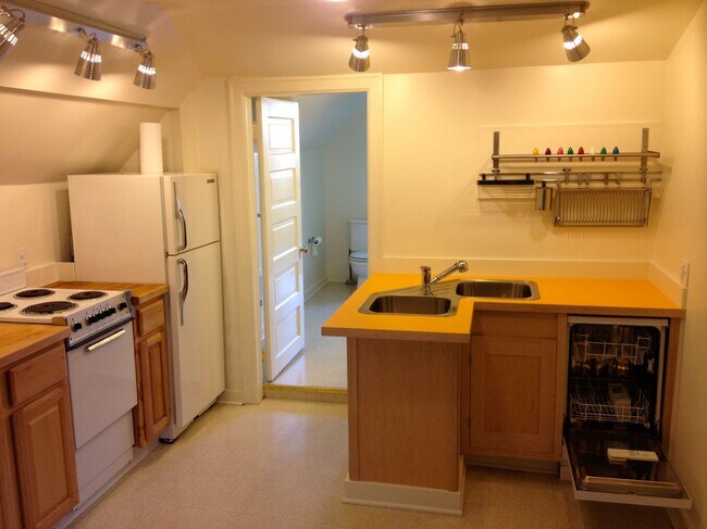 Kitchen from the front room - 926 18th Ave