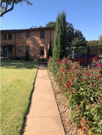 Building Photo - 3701 Southmoor Ln