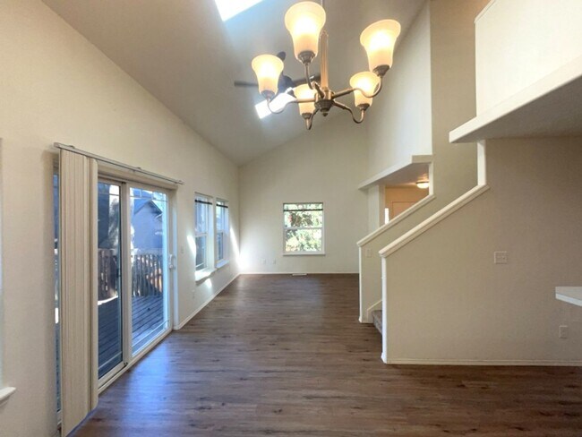 Foto del edificio - 5969-5979 Nelson Pl SE