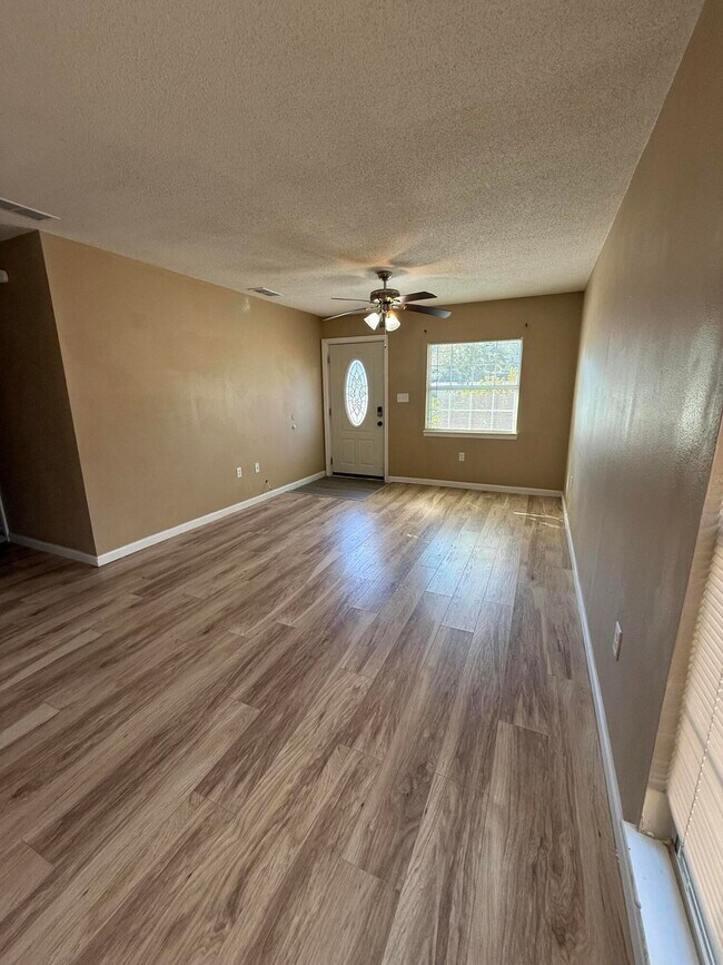 Building Photo - 607 W Sunset Blvd