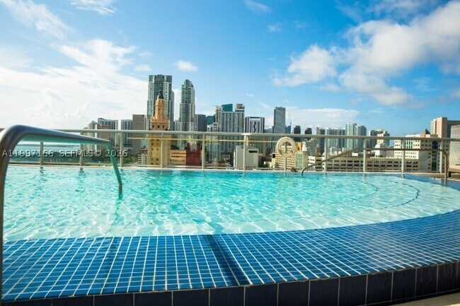 Foto del edificio - 888 Biscayne Blvd