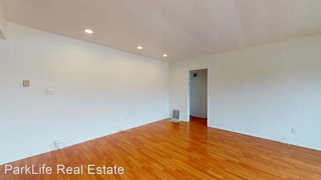Foto del edificio - 3 br, 1 bath House - 616 Robert Ave