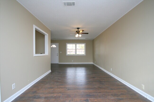 Foto del edificio - 4015 Apollo Dr SW
