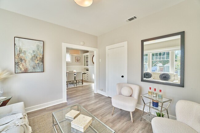 Building Photo - 1215 Eagle Ave #A - 2+ bedroom | 1 bath | ...
