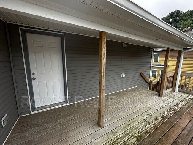 Building Photo - 2485 Indianola Ave