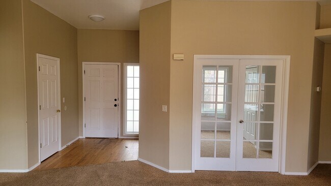 Foto del edificio - 917 W Greenhead St