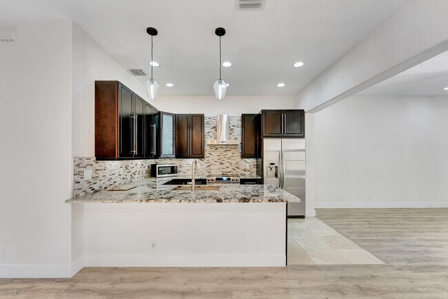 Foto del edificio - 406 NW 25th Ave