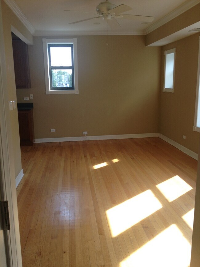 Foto del edificio - 6438 N Leavitt St