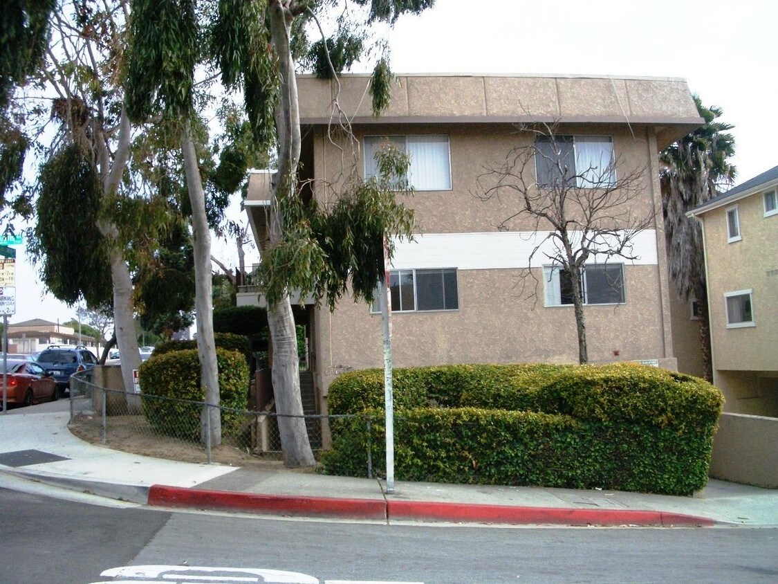 Foto principal - 2409 Inglewood Ave