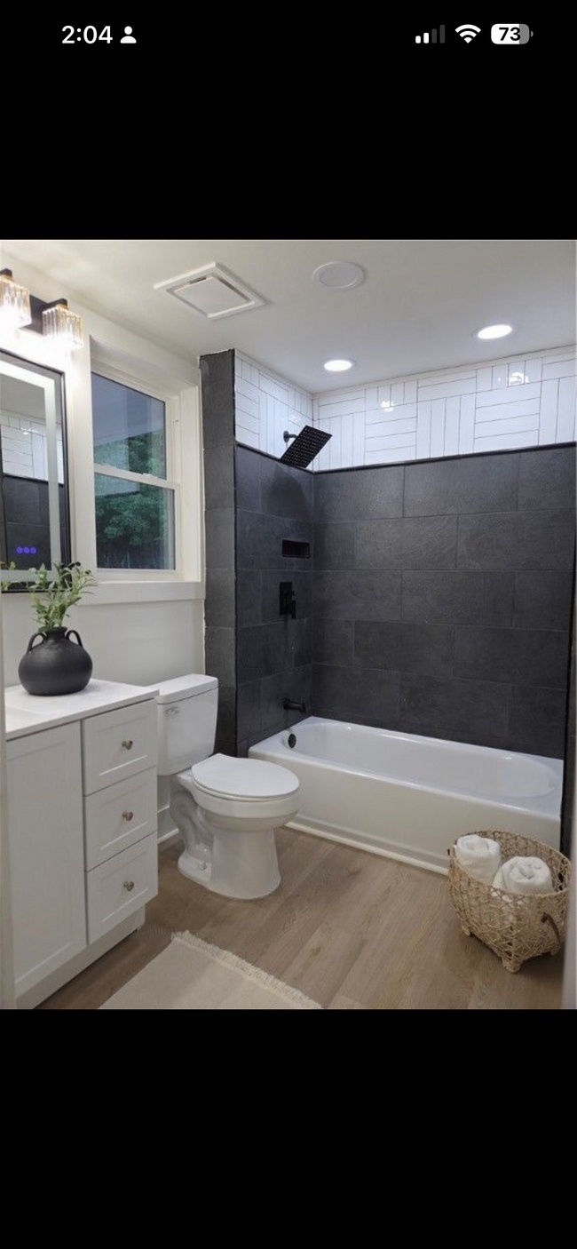 Main bath - 345 Brazil St